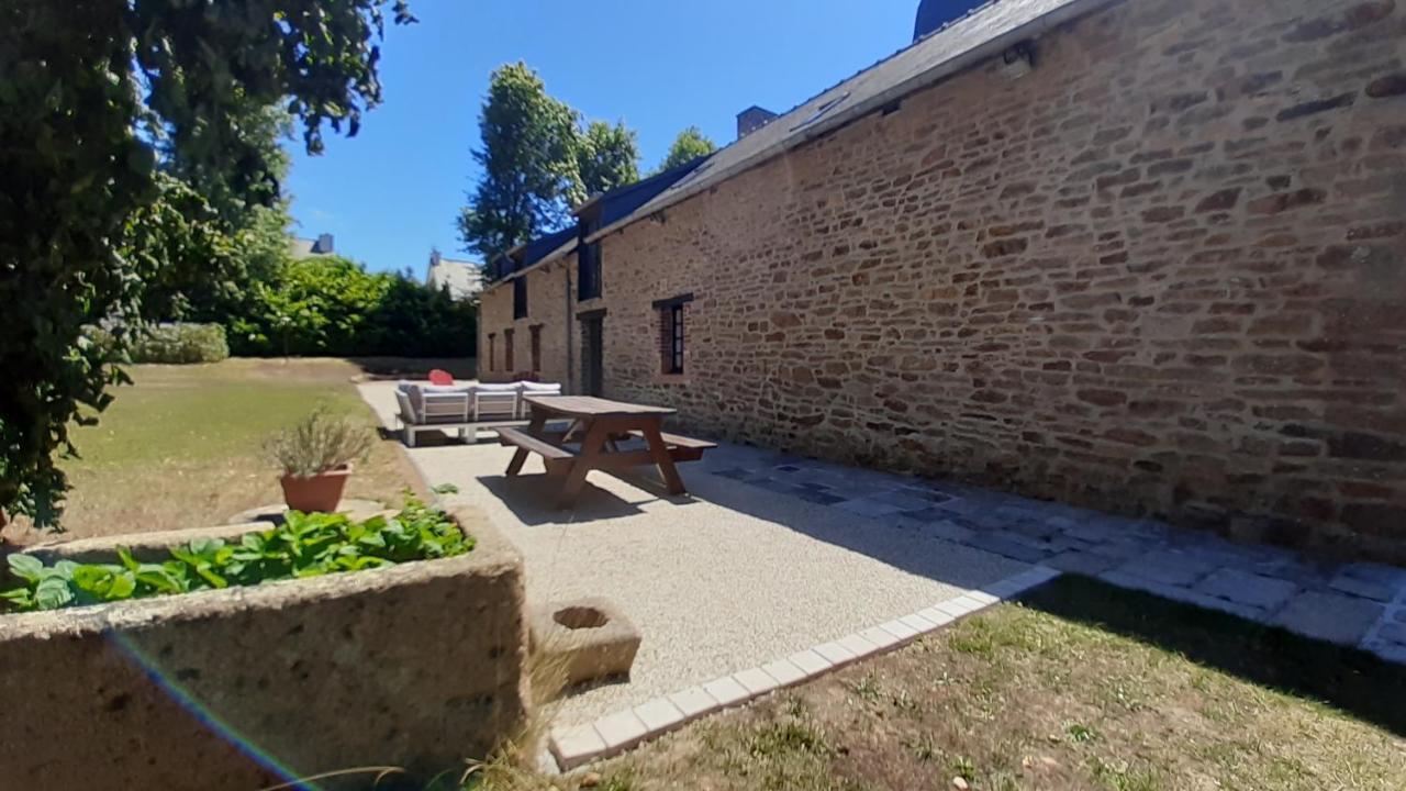 Petit Manoir Proche Dinan - Chambre D'Hotes Lanvallay 외부 사진